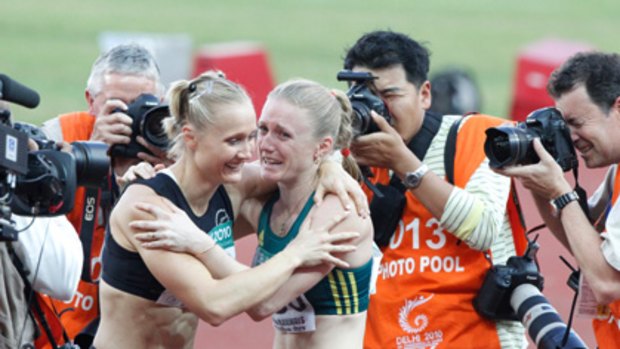 The emotions spill out for Sally Pearson after her 100m hurdles gold medal.