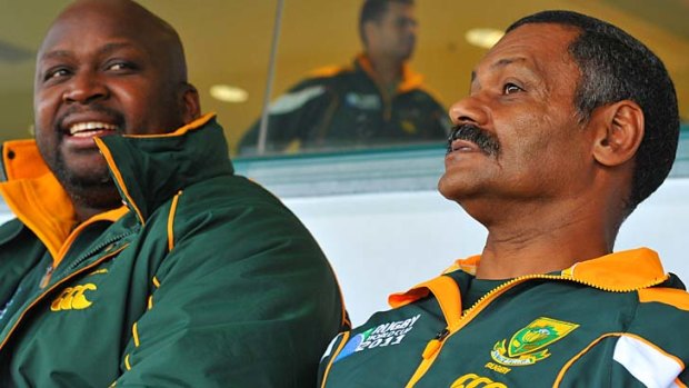 Peter de Villiers (R) with former Springboks analyst Peter Maimane at the World Cup last year. Maimane died last week after a short illness.