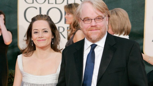 Hoffman with his former partner, Mimi O'Donnell, at the 2006 Golden Globes.