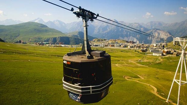 The cable car to the Pic Blanc.