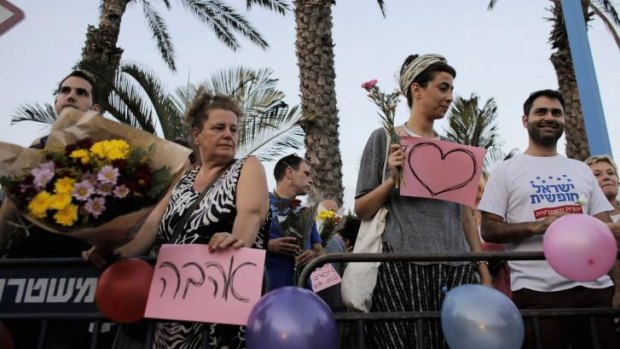 Some Israeli Jews demonstrated in support of the wedding in a "vigil of love".