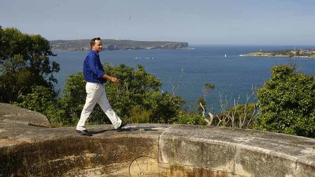 Georges Head lookout ... Geoff Bailey of the Sydney Harbour Federation Trust in 1996.