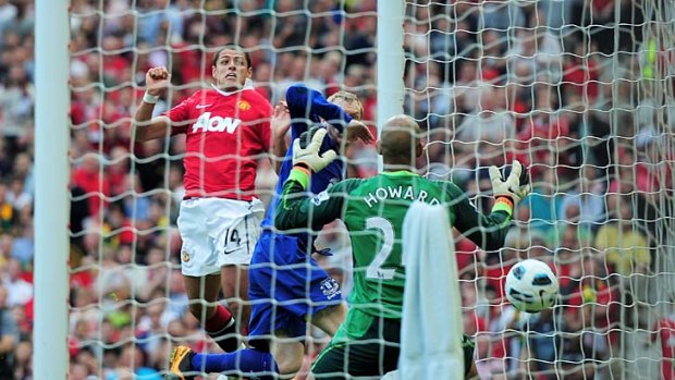Javier Hernandez of Manchester United heads home the winner against Everton.