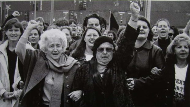 Molly Hadfield (front left) during the 1998 waterfront dispute.