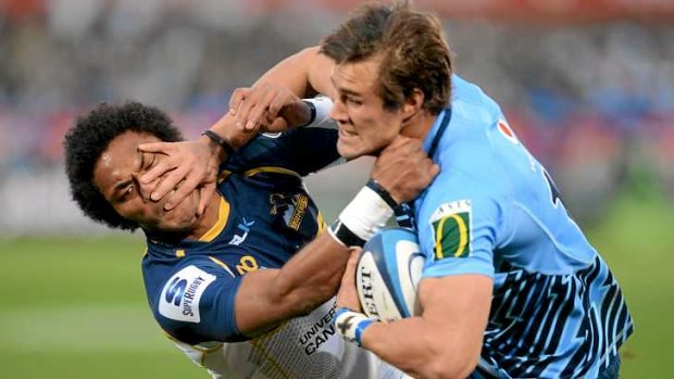 JJ Engelbrecht shrugs off Henry Speight to score the only try for the Bulls.