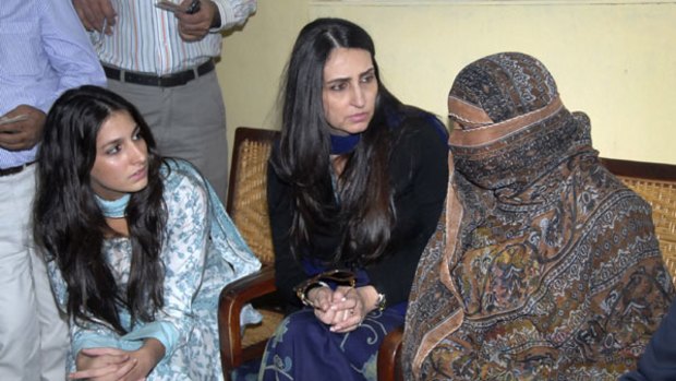 The daughter and wide of the governor of Punjab Province visits Asia Bibi, the condemned woman, in prison.