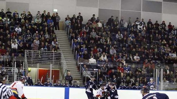 Another sellout crowd at the Icehouse.