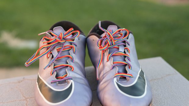 The Rainbow Round of sport will see sportspeople wearing rainbow laces to oppose homophobia and to support the LGBTI community.