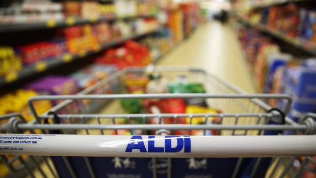 Aldi wants to make its checkout queues faster, but backs speedy operators over self-service checkouts.