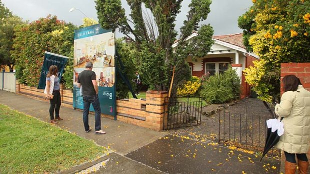 1028 Glenhuntly Road, Caulfield South, was sold under the hammer for $835,000.