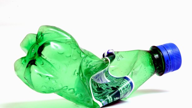 A container deposit recycling scheme has the potential to reduce litter.