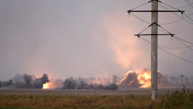 Pro-Russia rebels attack the outskirts of Mariupol with heavy artillery before the ceasefire.