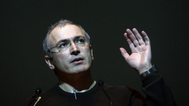 Mikhail Khodorkovsky, the recently freed former head of the Russian oil company Yukos, has called on the West to provide financial aid to Ukraine.