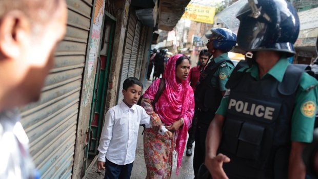 Bangladeshi security forces claim to have killed three people, including prime suspect Bangladeshi-Canadian citizen Tamim Chowdhury.
