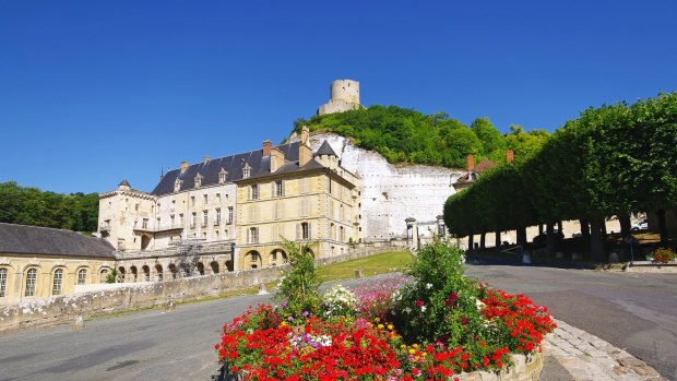 Viking Radgrid takes you away from the main flow of tourists, to places like La Roche-Guyon.
