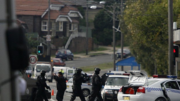 Police end a siege that began this morning at the Lakes Hotel, Gardeners Road, Rosebery.