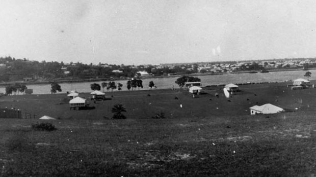 An undated photo of Bulimba and the Brisbane River.