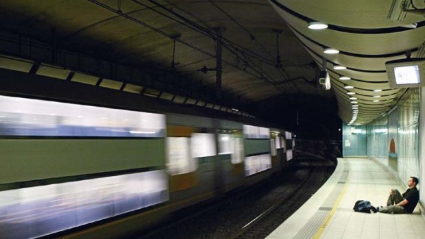 Melbourne must have an airport rail link or tourism will suffer, the RACV warns.