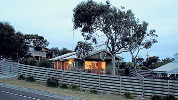 Anglesea Overboard cottage ... adjacent to bushland and a short walk to the beach.