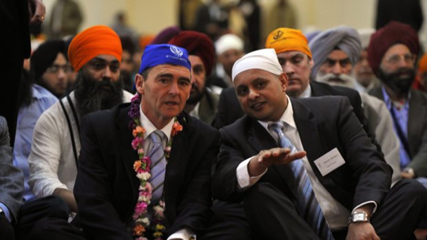 Premier John Brumby meets members of the Victorian Sikh community in Blackburn.