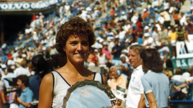 Minter in 1983 after winning the US Open junior title, the same year Stefan Edberg won the boy's title. She beat Steffi Graf in the semi-final.