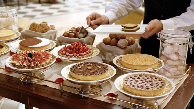 甜点在宾馆酒店蒙特卡罗,Joel Robuchon餐厅。