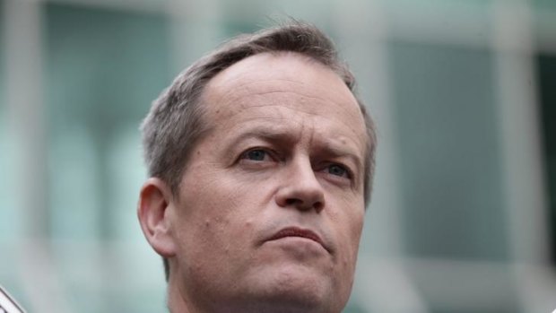 Labor MP Bill Shorten has called for a rise in the refugee intake as part of the Abbott government's humanitarian mission in the Middle East.
