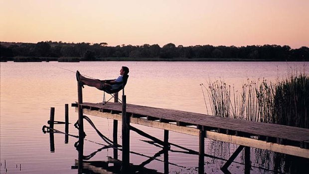 Relaxing ... Mannum at dusk.