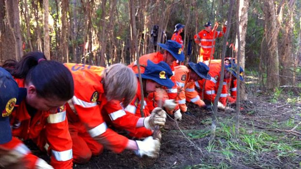 Police and SES search for clues for Daniel Morcombe.