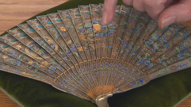 Antiques expert stunned by 18th Century hand-held fan