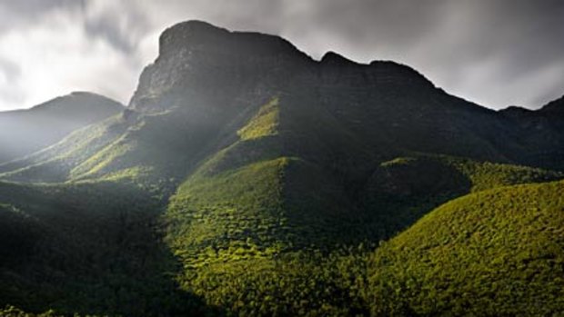 The ranges of Bluff Knoll near Plantagenet vineyards, which help produce quality, complex wines.