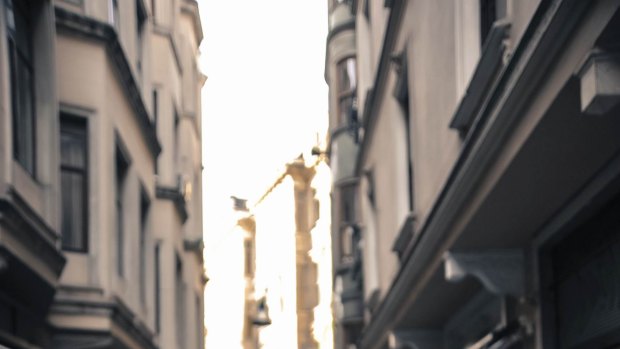 Louis Vuitton Store Facade Stock Photo - Download Image Now - Boutique,  Door, France - iStock