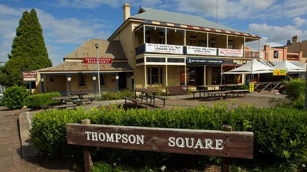 Thompson Square: Celebrates the lives of ordinary working Australians.