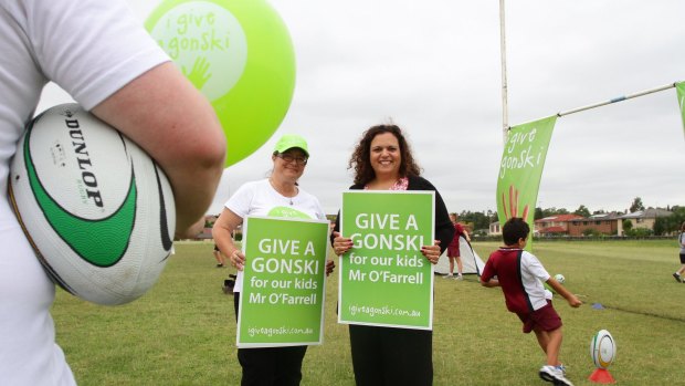 Parent Kirsti Boerst and federal member for Greenway Michelle Rowland at the ''Kick a goal for Gonski'' event.