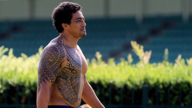 Marked man &#8230; Eels battering ram Fuifui Moimoi cools off after training at Parramatta Stadium yesterday as the team readies for round one.