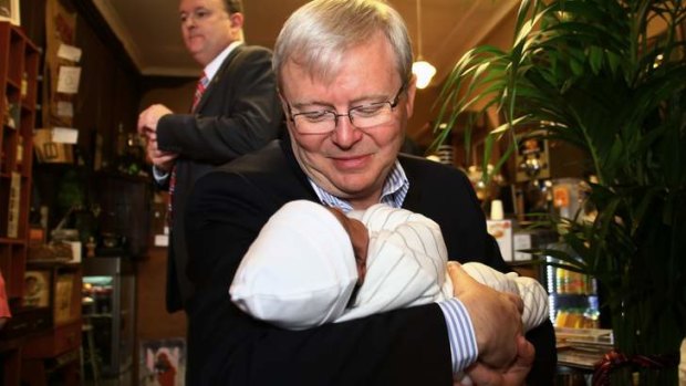 Prime Minister Kevin Rudd at a cafe in Toongabbie in the ultra-marginal electorate of Greenway.