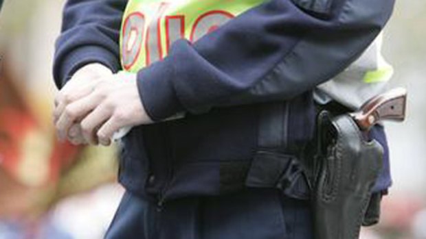 The government denies police utility belts injured an officer.