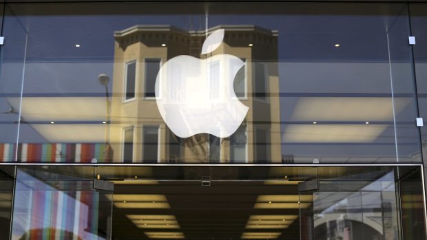 Earnings topped analysts' projections for the period as Apple Inc sold 35.2 million iPhones. 