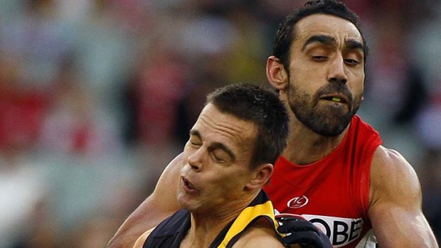Adam Goodes and Jake King personify their teams' thriller, round 14, 2010.