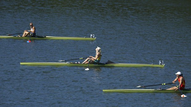 Kim Brennan (centre) in her gold medal-winning race in Rio. 