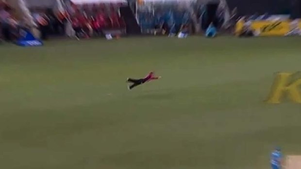 Jordan Silk dives to his left to take an unbelievable catch.