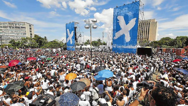 The crowd at the  Peace Without Borders concert in Havana's Revolution Square.