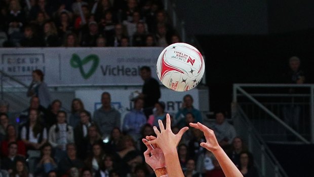 Jo Weston of the Vixens and Gretel Tippett of the Firebirds.