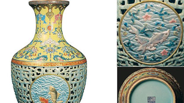Ker-Qing! ... The Qinglong vase was found during a routine house clearance.