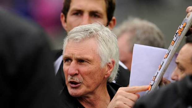 Mick Malthouse gives directions in his last game as Collingwood coach.