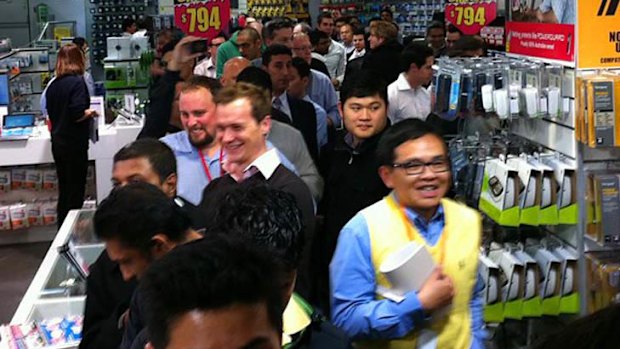 The TouchPad queue at Harvey Norman Martin Place in Sydney. Photo:  <a href="http://twitpic.com/69swg5">Derek Jenkins</a>