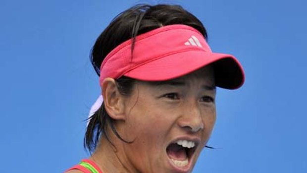 Kimiko Date-Krumm fires up, alas to no avail.
