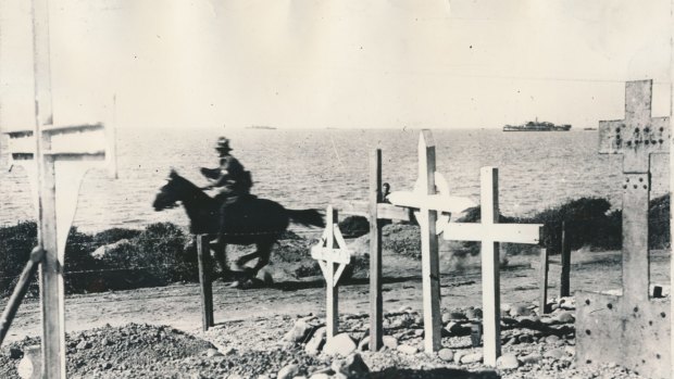 An Australian despitch rider galloping from Suvla Bay to Anzac Cove to avoid being sniped at. Great risk was run by these men in carrying out their very important duties. 