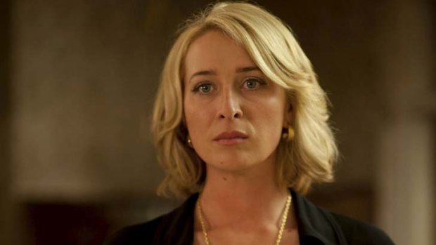Asher Keddie playing Ita Buttrose in <i>Paper Giants</i>.