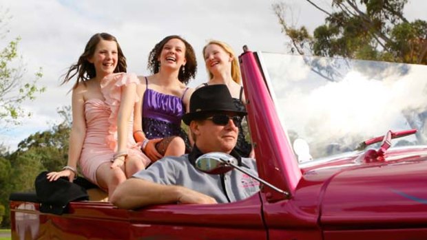 Tahlia Scheffer, Gabby Patchell and Romy O'Brien look forward to their year 6 formal.